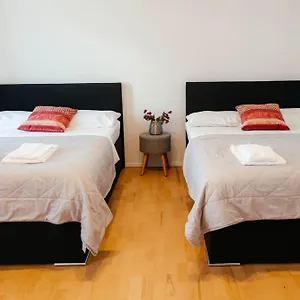 Lax Apartment Wien